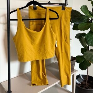 Old Navy Women’s PowerSoft Workout Set